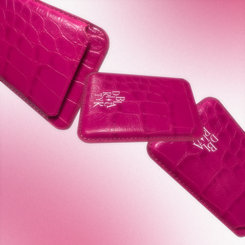 MAGSAFE FUCHSIA LEATHER WALLET